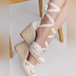 Reformation Camilla Lace Up Wedge Espadrille Ivory - Size 7.5